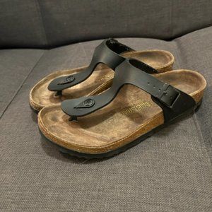 Birkenstock Gizeh sandal -black size 38 (equivalent to 7-7.5)